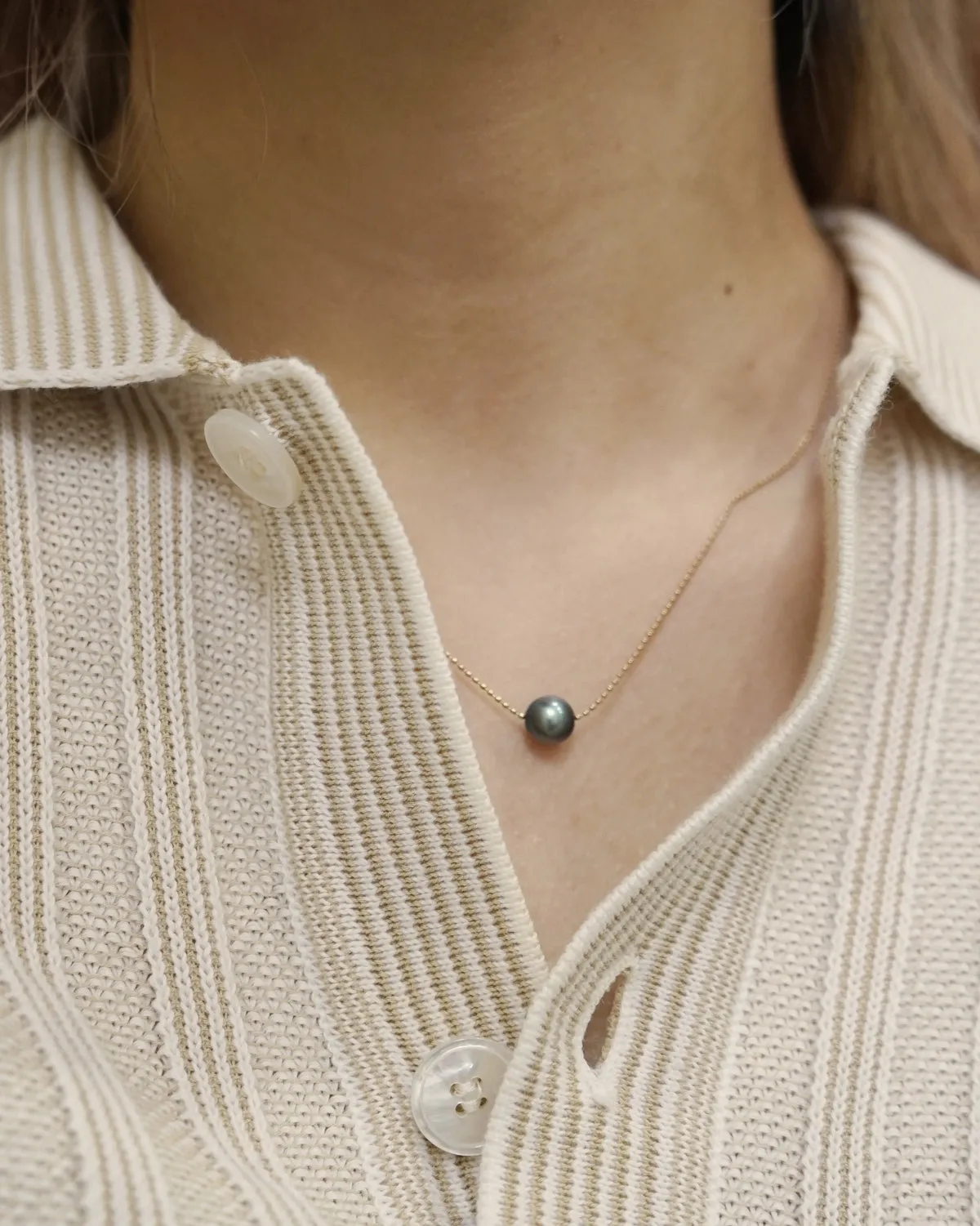 14k Gold Ball Chain Necklace w/ Black Pearl