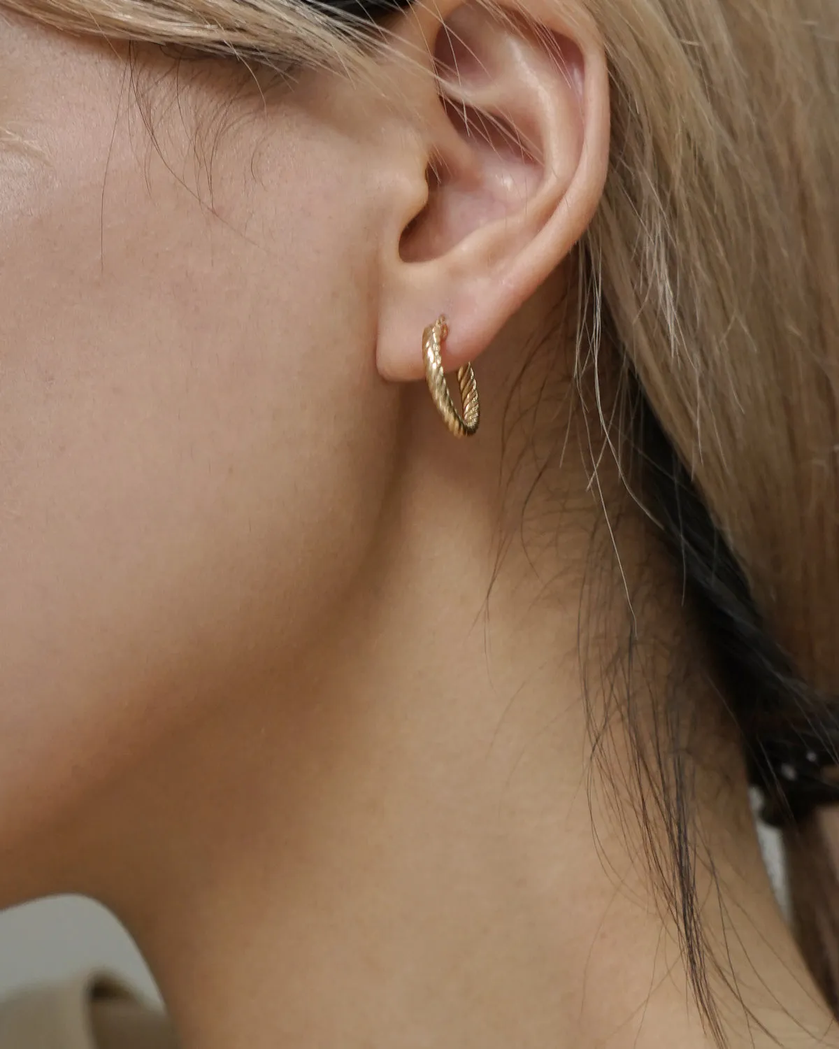 14k Gold Hoop Earrings 5/8"