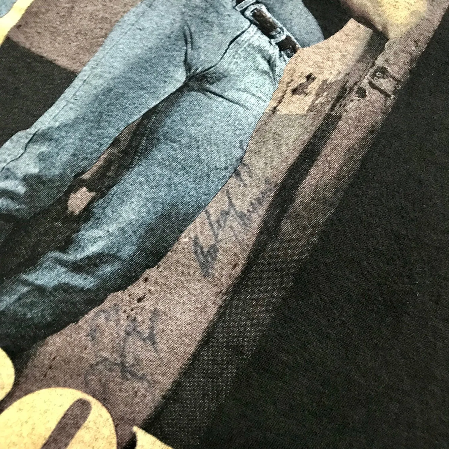 1992 Aaron Tippin Autographed Tee Size: XXL