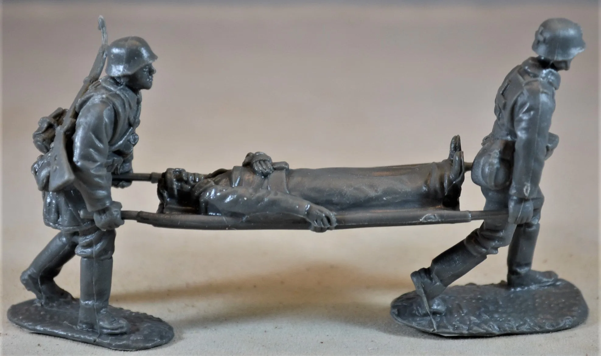 Classic Toy Soldiers World War II German Medical Team