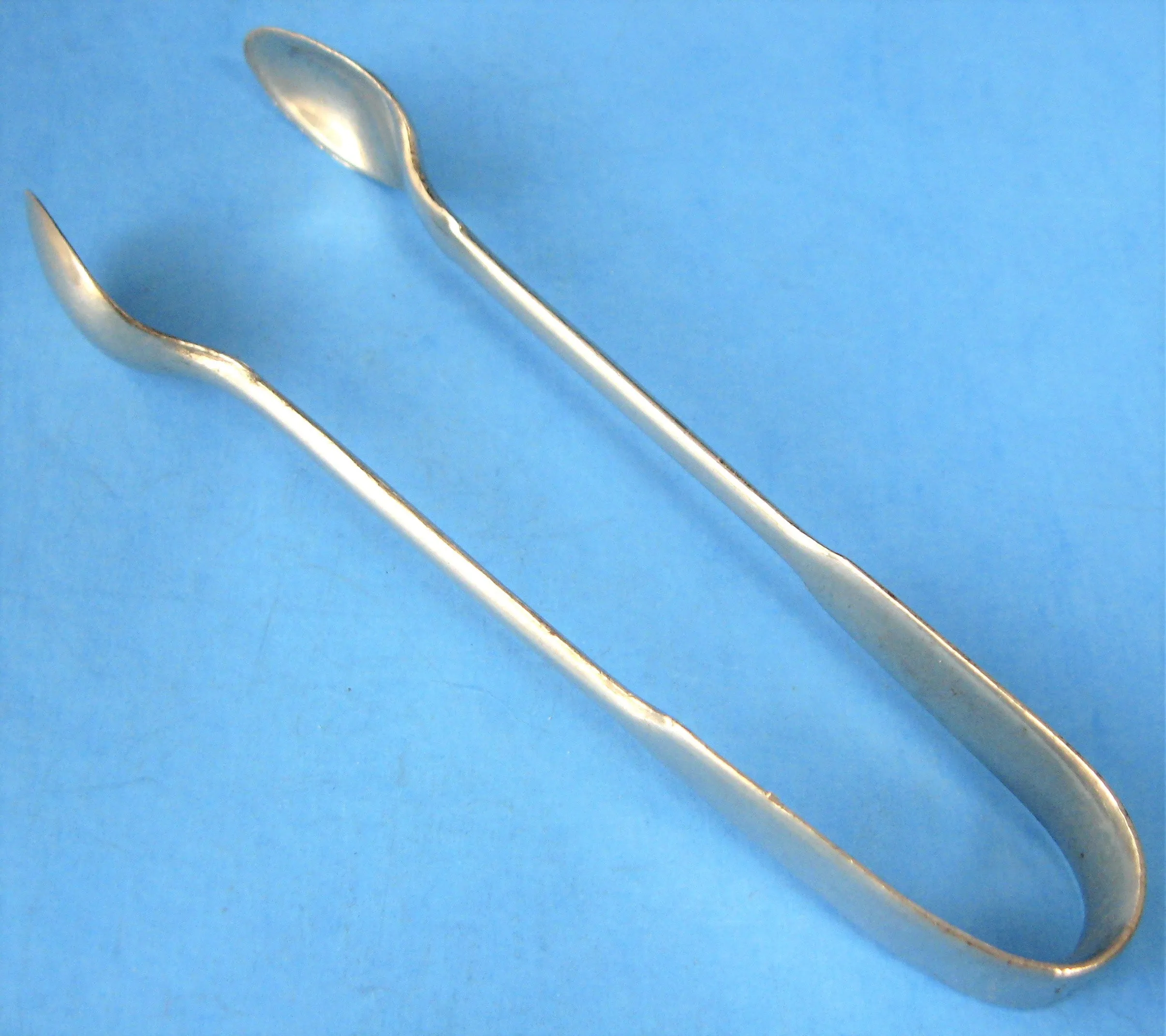 Edwardian Sugar Tongs Antique Georgian Fiddle Pattern 1900-1910 Silver Plated
