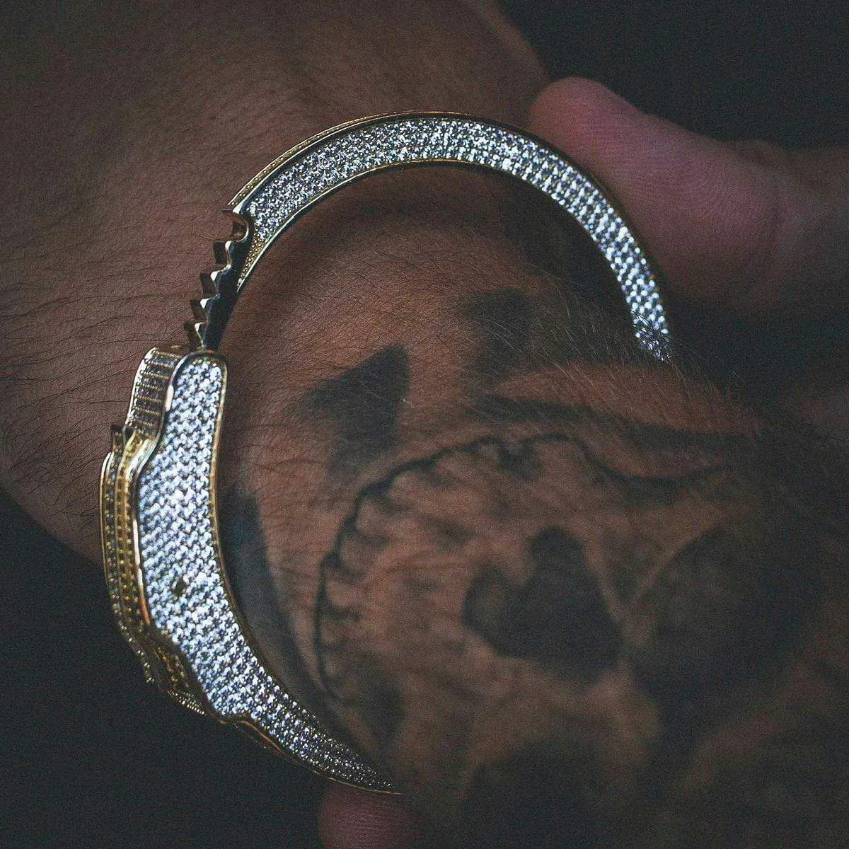 Handcuff Bracelet in Yellow Gold