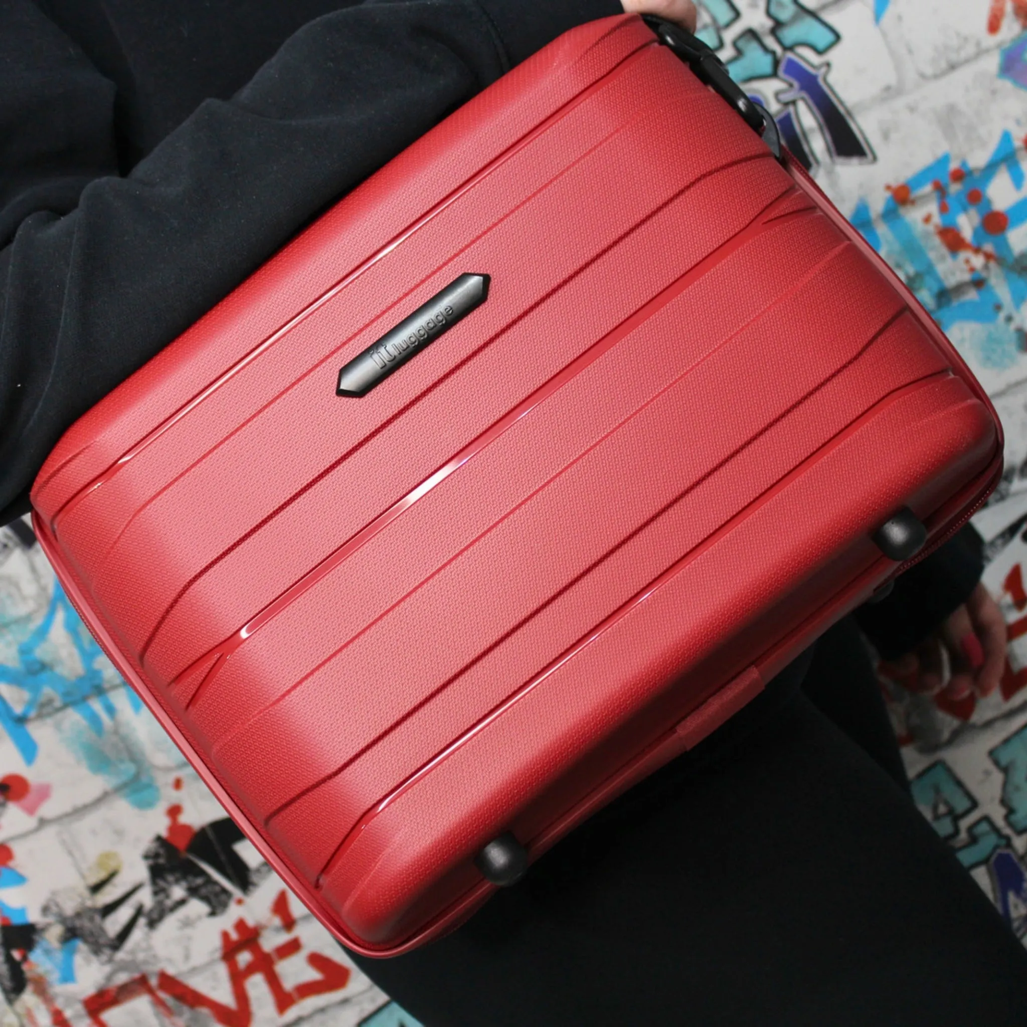 Momentous - Vanity Case (German Red)