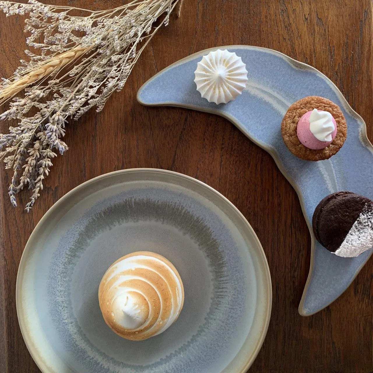 Moon Crescent Display Dish