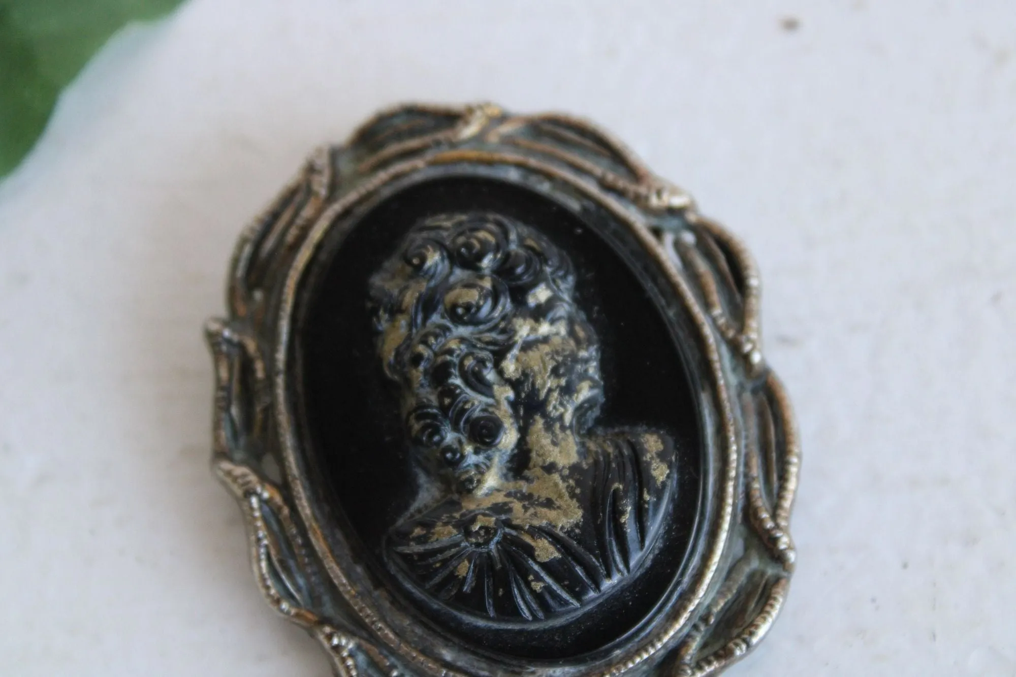 Vintage Antiqued Gold Tone Cameo Brooch