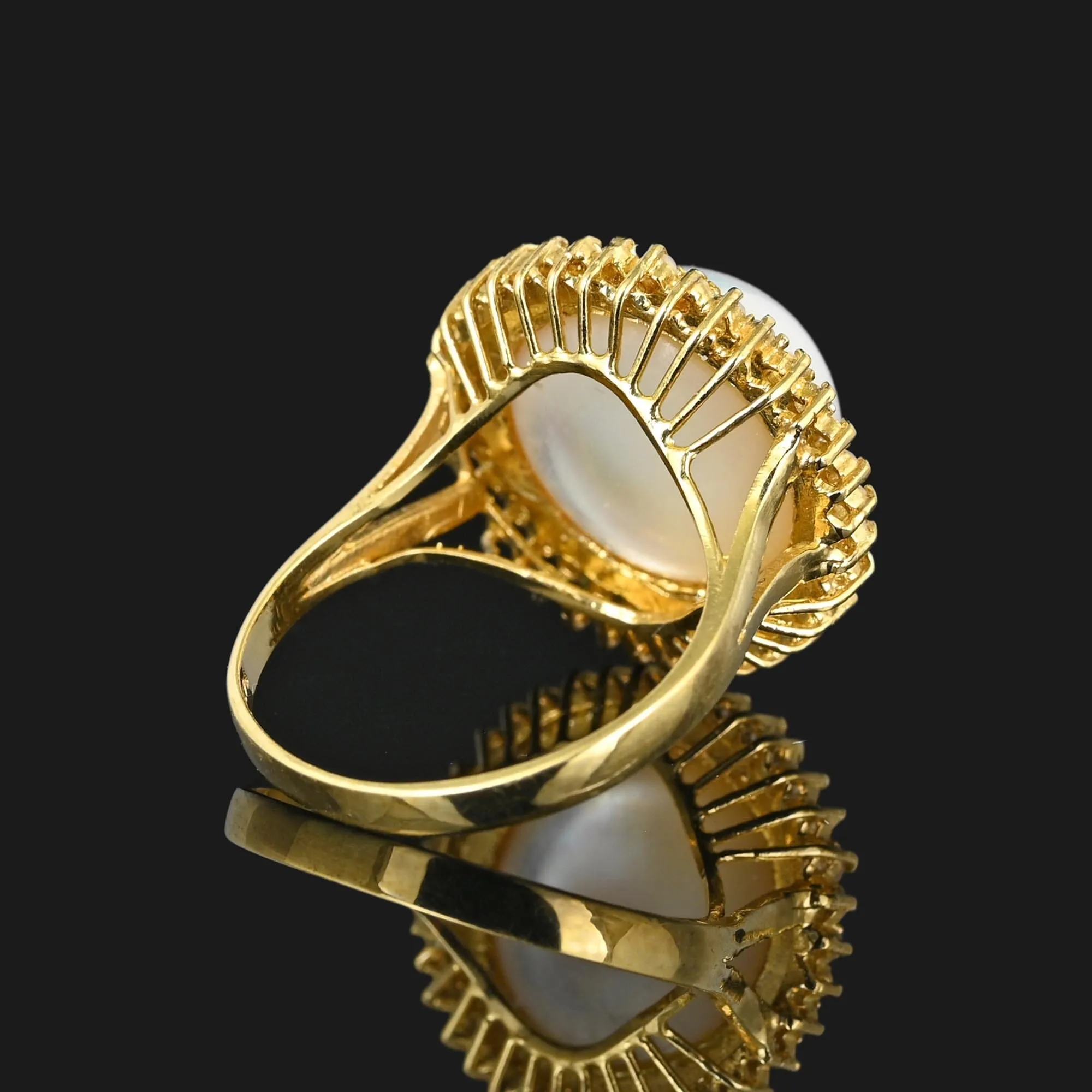 Vintage Diamond Halo Mabe Pearl Ring in 14K Gold
