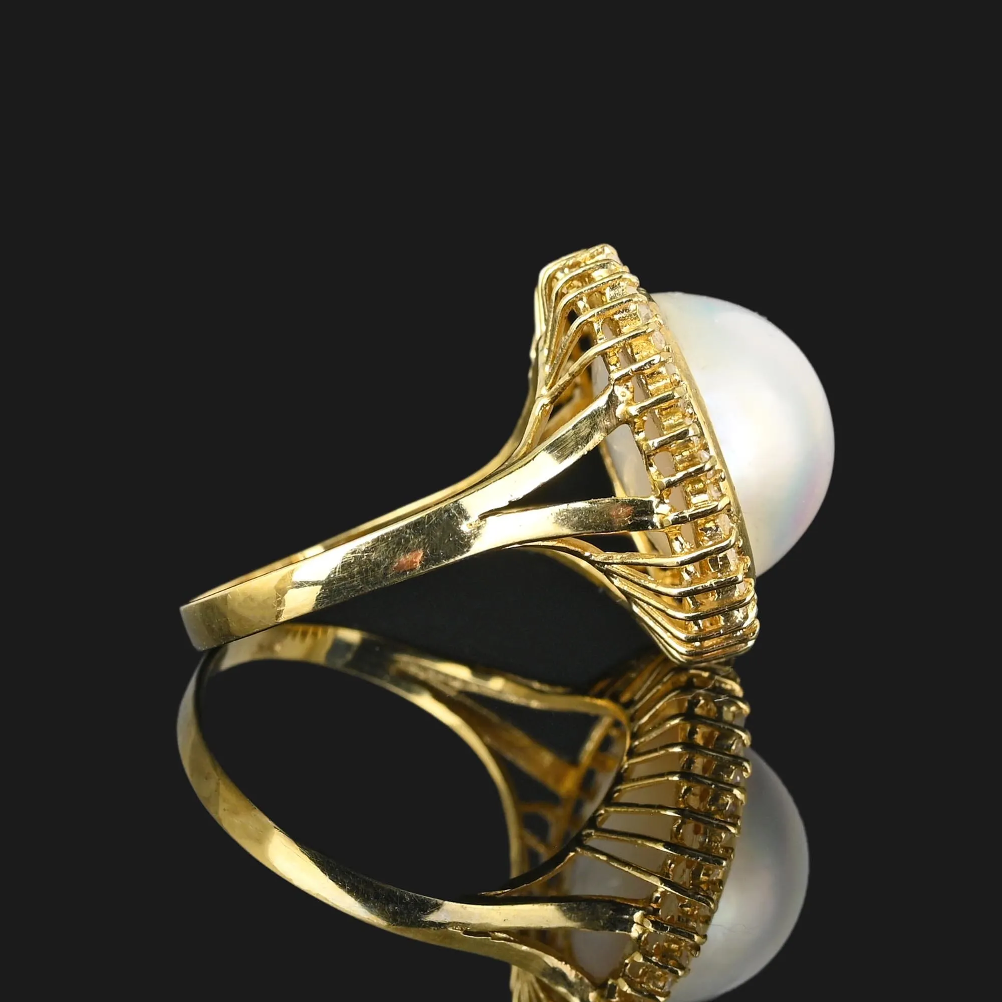 Vintage Diamond Halo Mabe Pearl Ring in 14K Gold