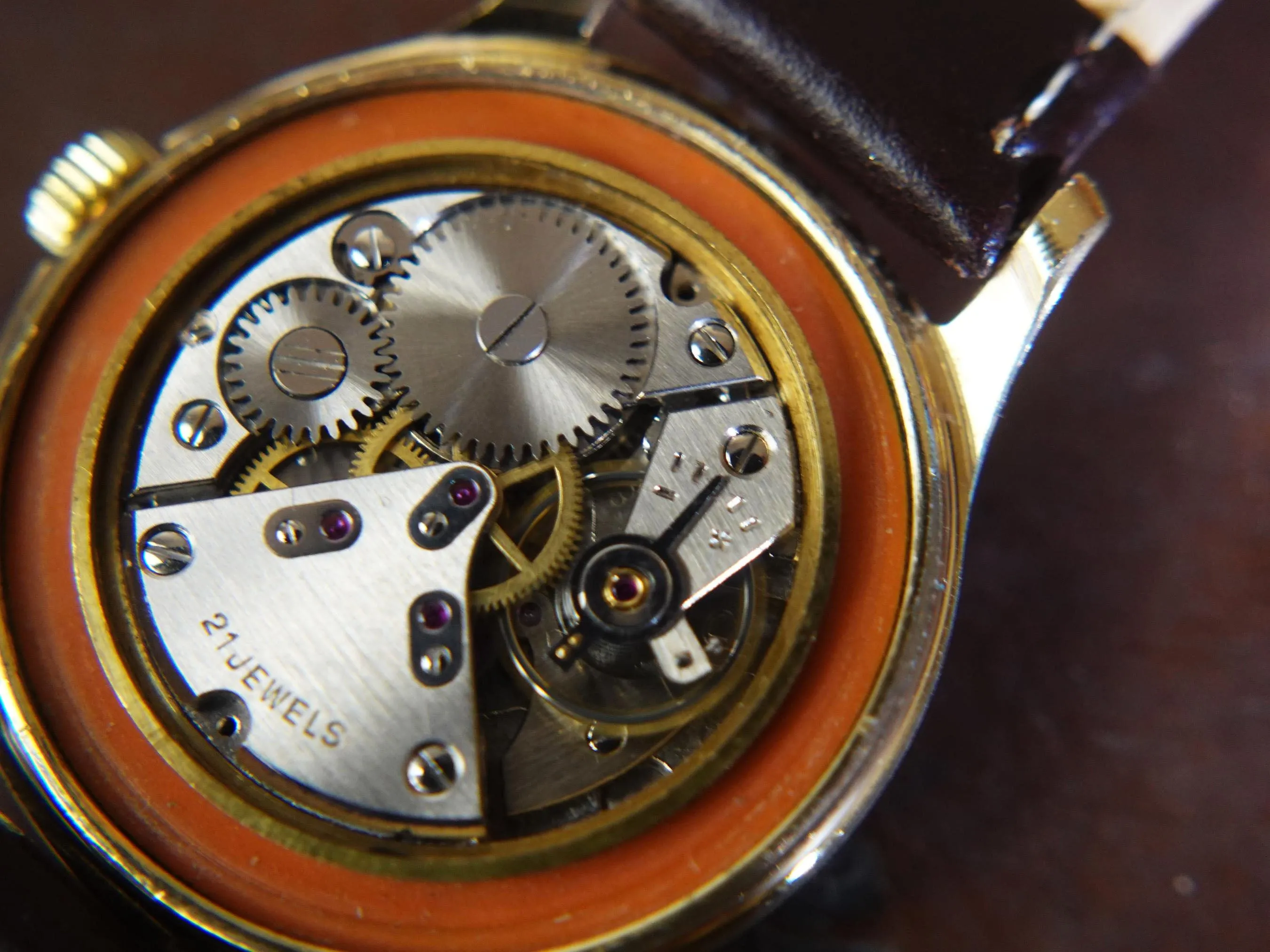 Vintage Golda  21 Jewel Mens Watch - Working