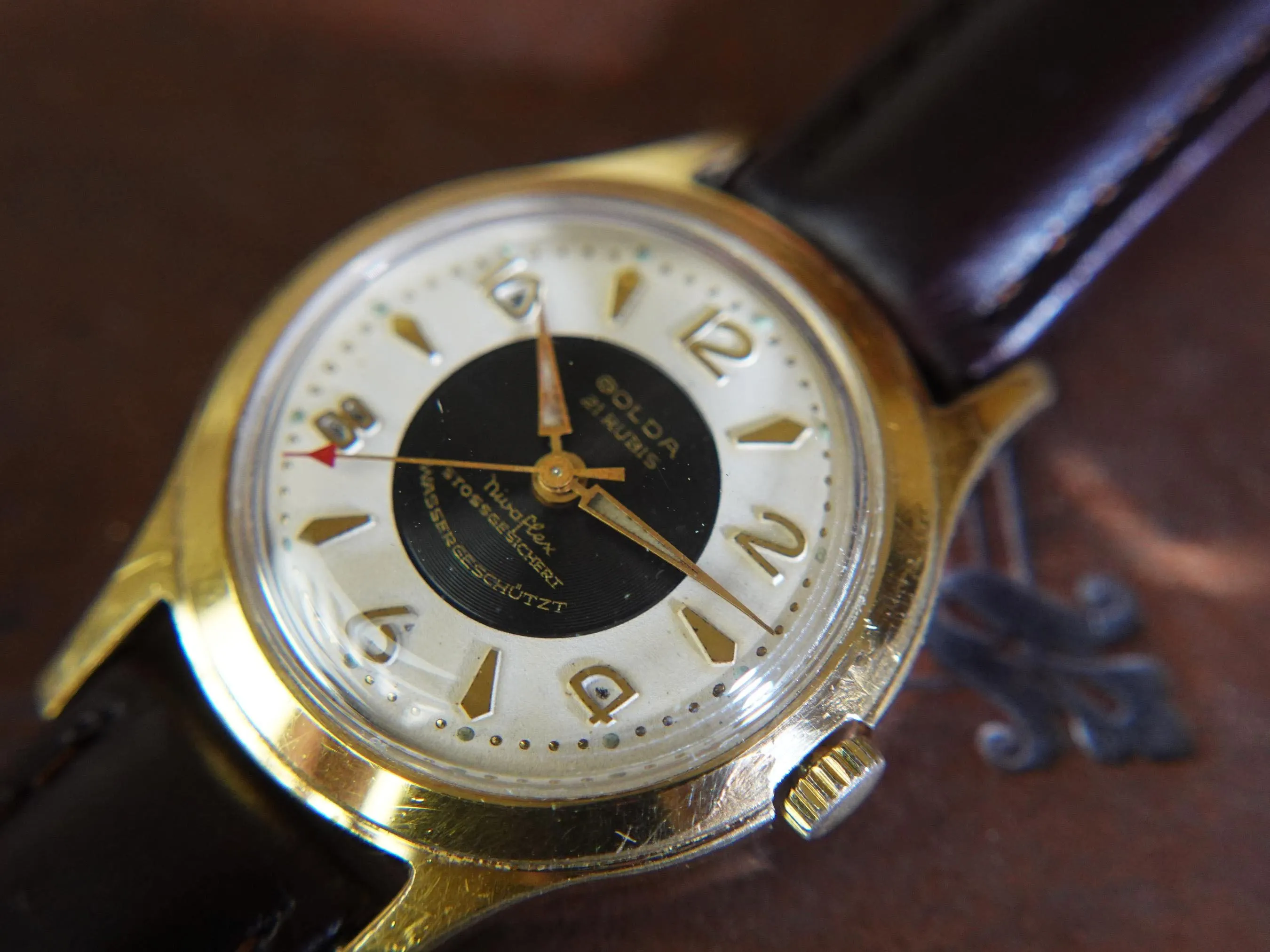Vintage Golda  21 Jewel Mens Watch - Working