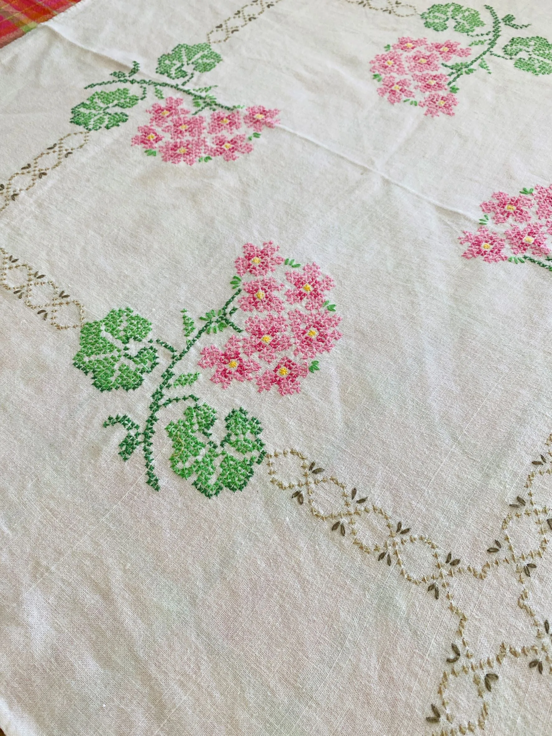 Vintage Linens -  Cross Stitch Tablecloth and four of Napkins