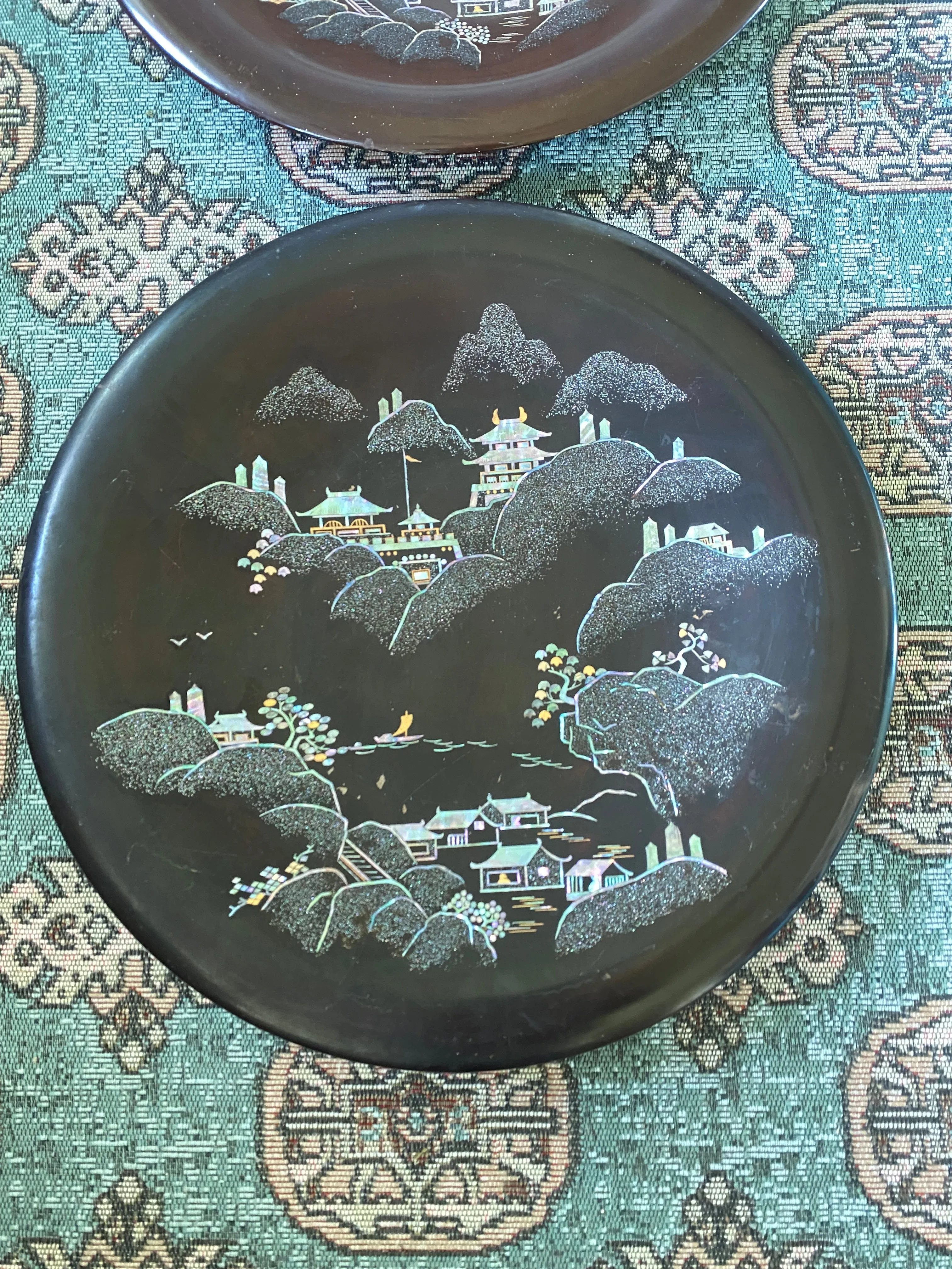 Vintage Maruni Japan Metal Black Lacquer Plate Abalone Inlay Chinoiserie Scene