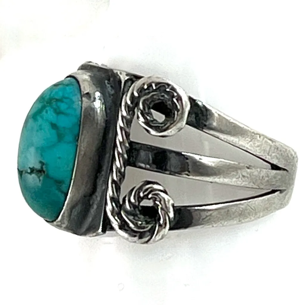 Vintage Pueblo Ring<br>Size: 7.5