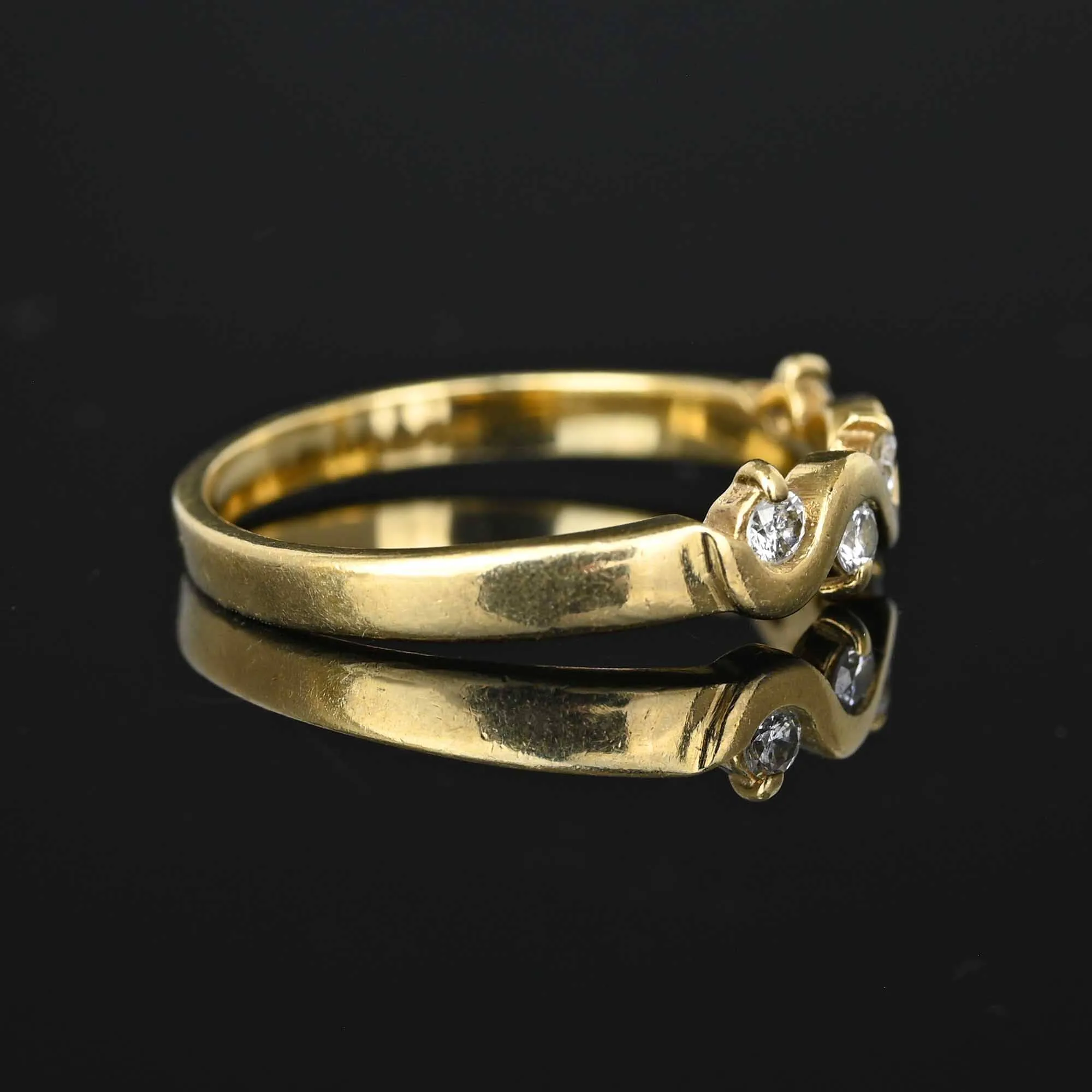 Vintage Zig Zag Diamond Wave Ring in Gold